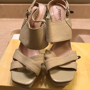 Women sandals